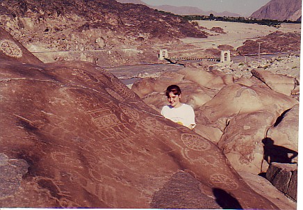 Petroglifos budistas junto al río Indo. Pakistán (2.8.1994)